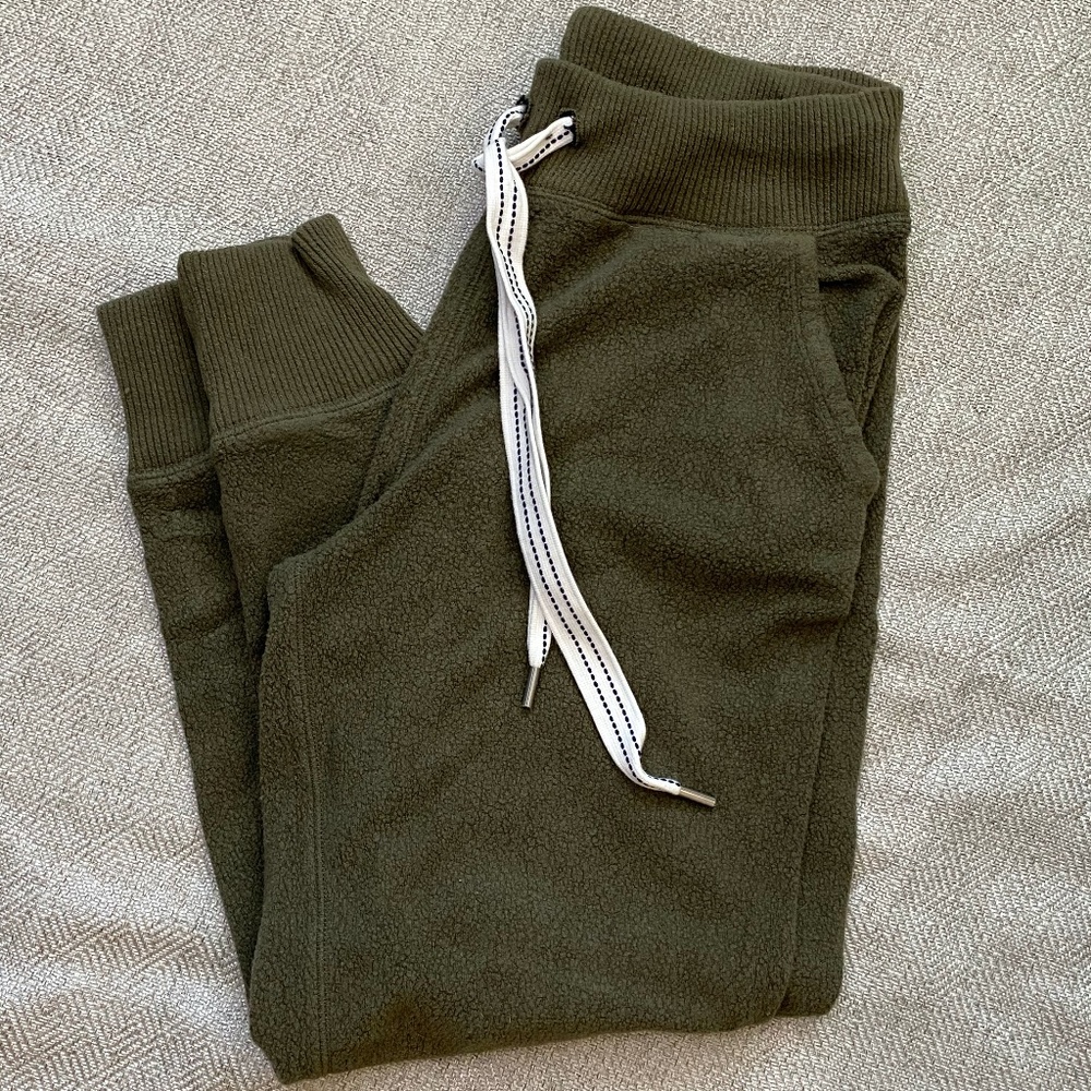 Aerie Dreamy Soft Inside Out Jogger Small Olive